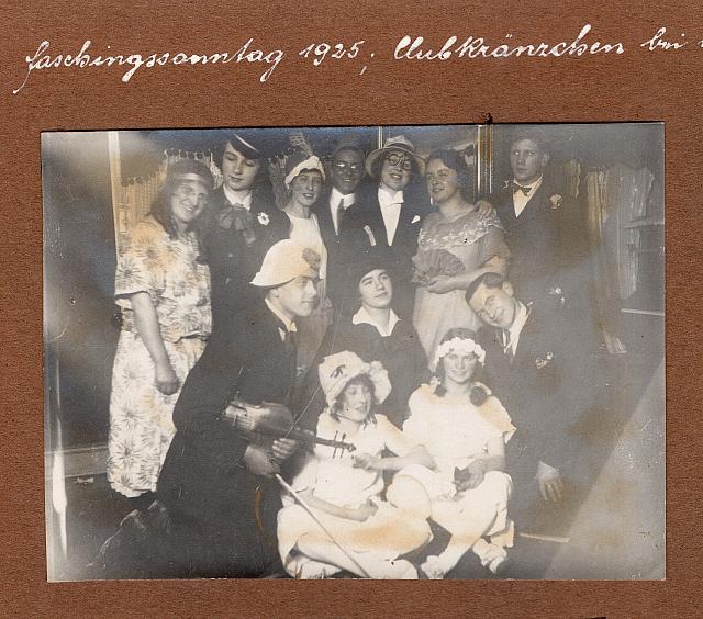 C-1924-Album 01-288-012 a