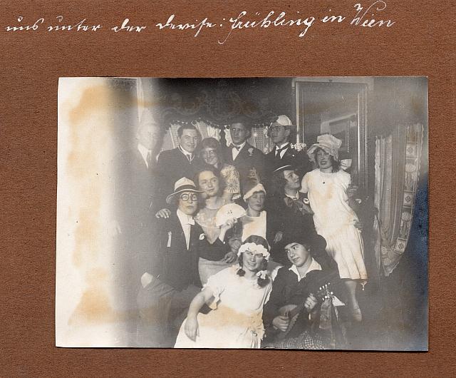 C-1924-Album 01-288-012 b