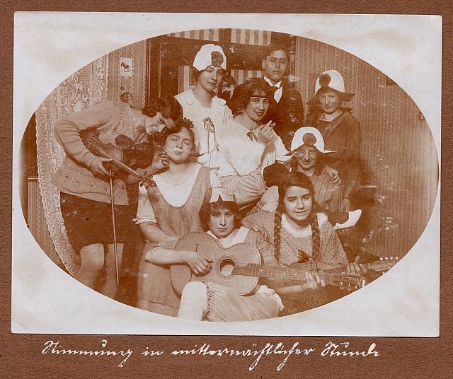 C-1924-Album 01-288-012 d