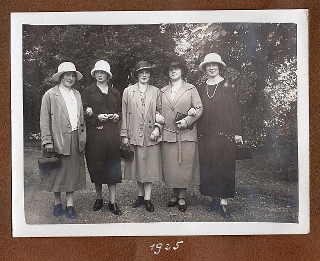 C-1924-Album 01-288-017 b