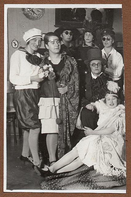 C-1924-Album 01-288-034 c