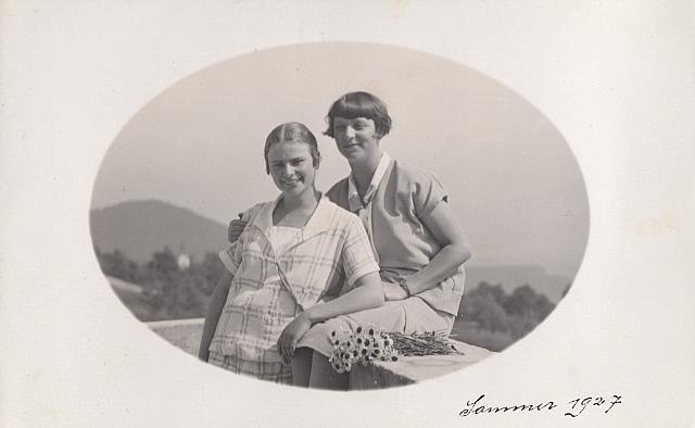 C-1924-Album 01-288-037 c