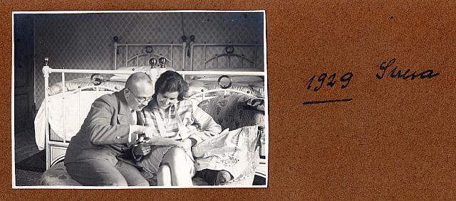 C-1924-Album 01-288-044 a