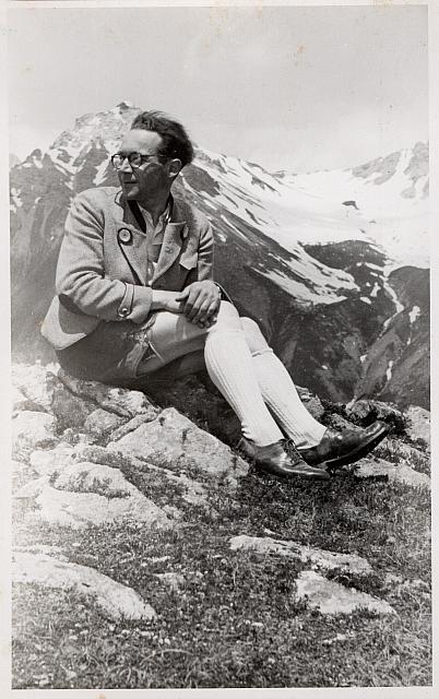 C-1924-Album 01-288-046 b