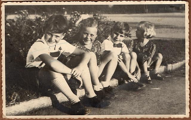 C-1924-Album 01-288-047 a