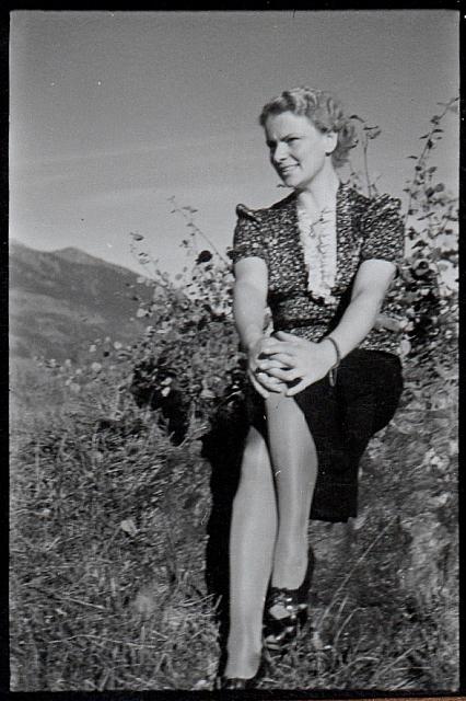 C-1924-Album 01-288-049 d