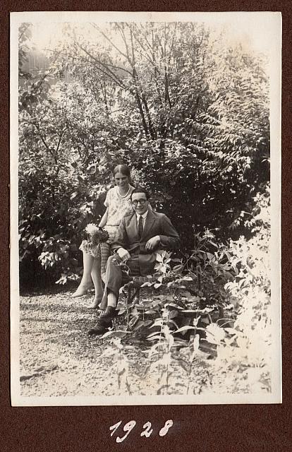 C-1927-30-Album 02-284-006 b