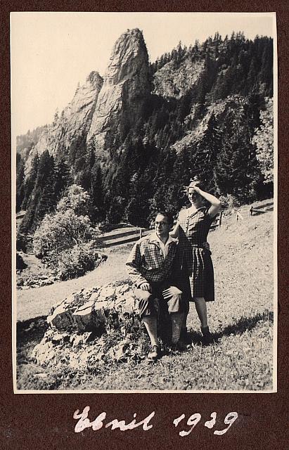 C-1927-30-Album 02-284-007 a