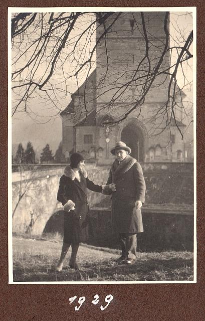 C-1927-30-Album 02-284-012 a