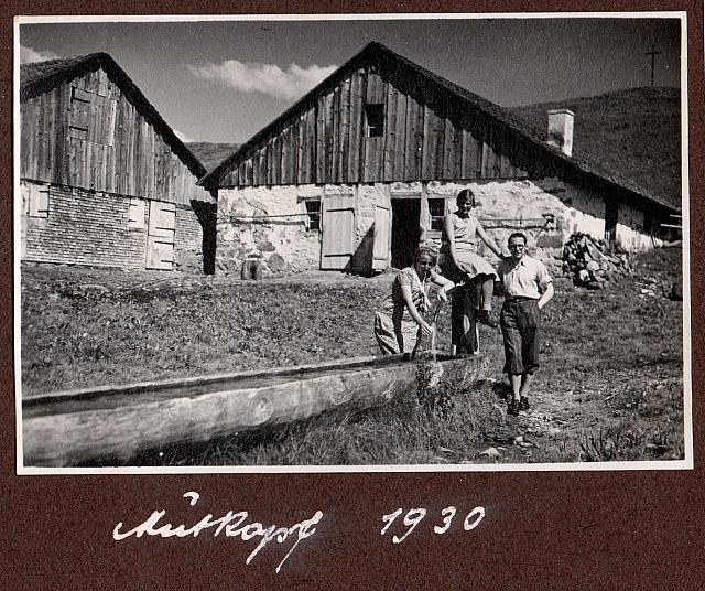 C-1927-30-Album 02-284-016 b