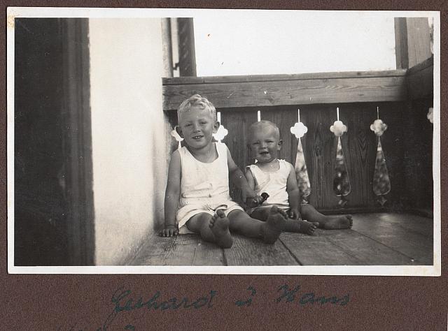 C-1927-30-Album 02-284-020 c