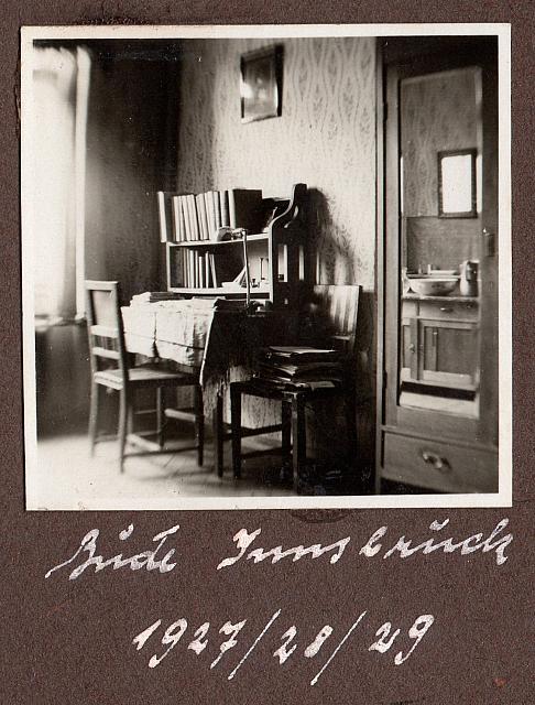 C-1927-30-Album 02-284-022 b