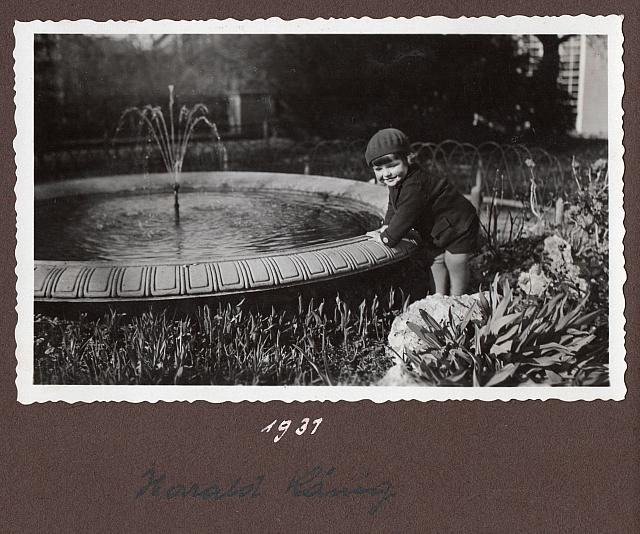 C-1927-30-Album 02-284-023 b