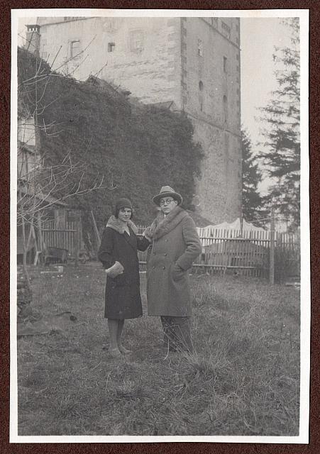 C-1927-30-Album 02-284-027 b