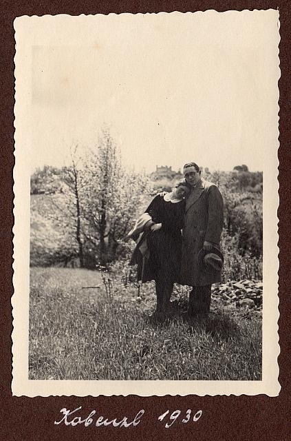 C-1927-30-Album 02-284-028 a