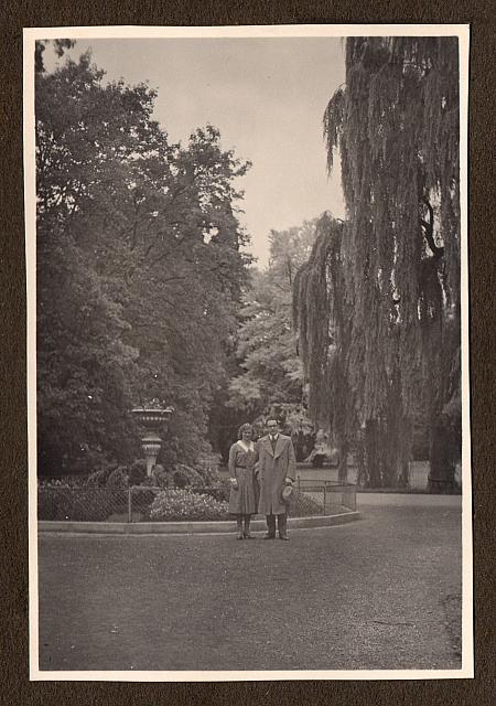 C-1931-00-Album 03-286-044 b