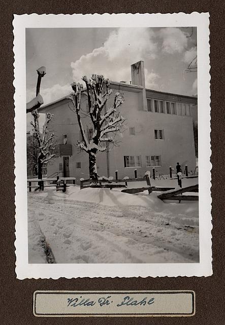 C-1932-33-Album 04-285-023