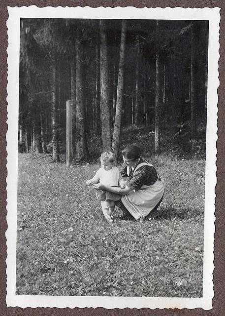 C-1936-00-Album 06-287-004 d