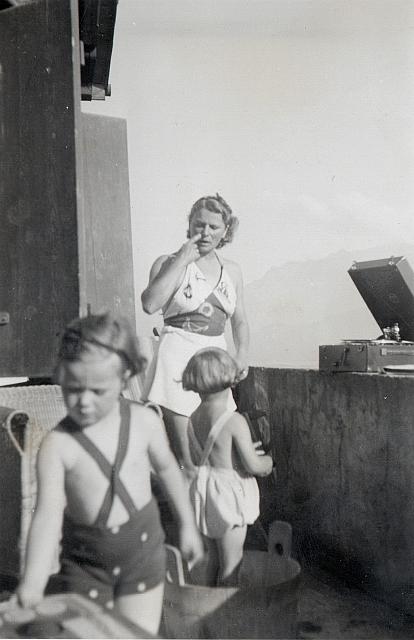 C-1936-00-Album 06-287-019 a