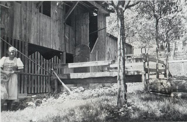 C-1936-00-Album 06-287-020 b