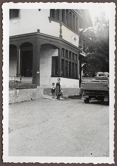 C-1936-00-Album 06-287-021 a