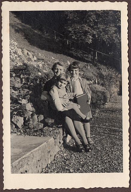 C-1936-00-Album 06-287-022 d