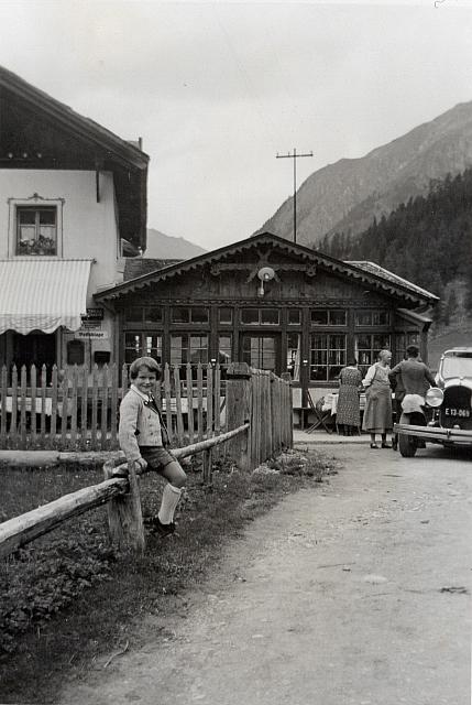 C-1936-00-Album 06-287-025 c