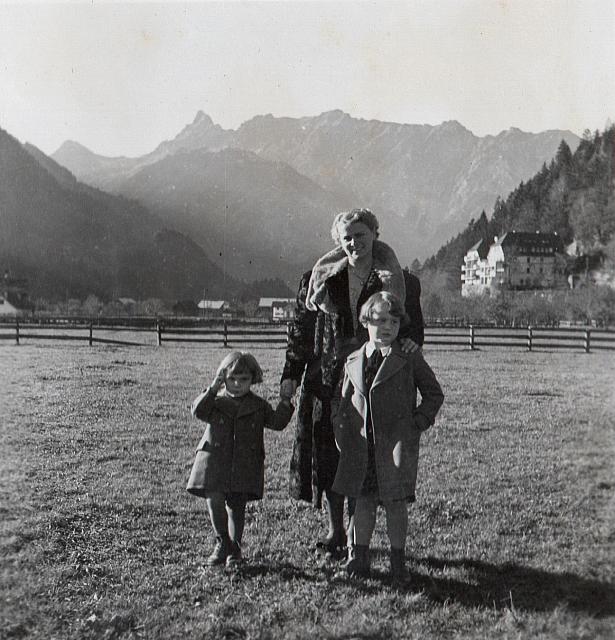 C-1936-00-Album 06-287-027 e