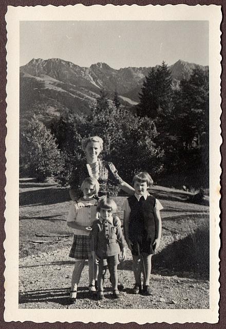 C-1936-00-Album 06-287-028 b