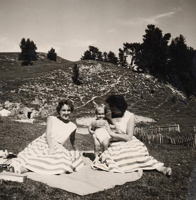 Album 10 005 C-1957-292 a