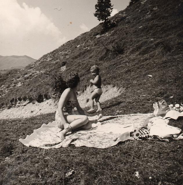 Album 10 005 C-1957-292 b