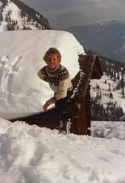 01-122-05-02 a Gallery