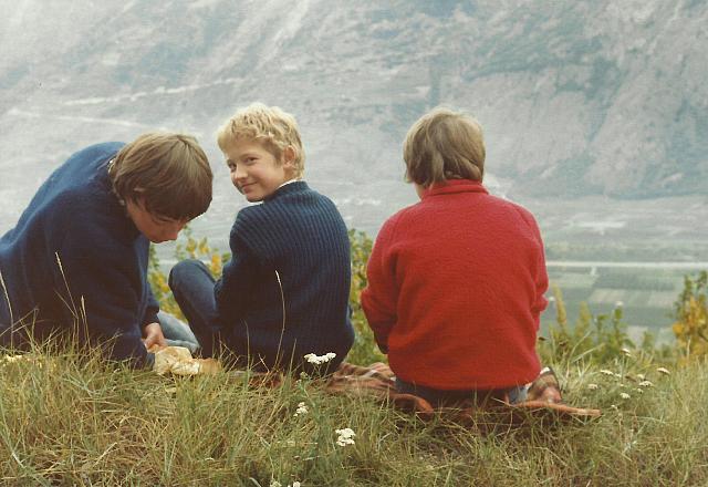 01-137-06-02 d Gallery