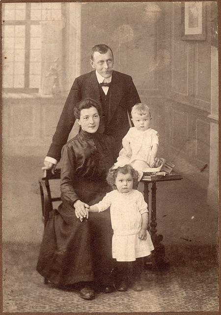 C-1905-Grossmama-297-001