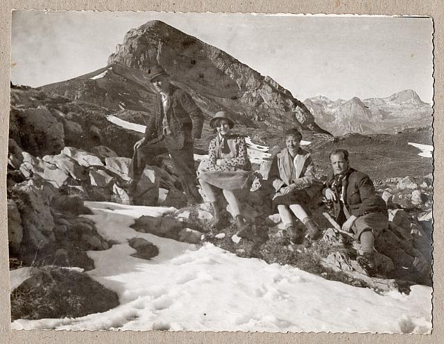 C-1905-Grossmama-297-007