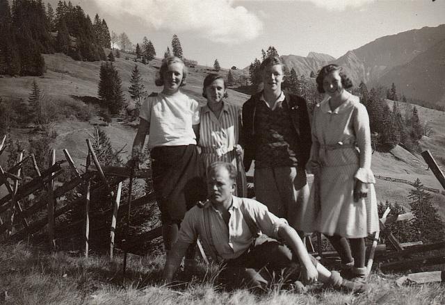 C-1905-Grossmama-297-009