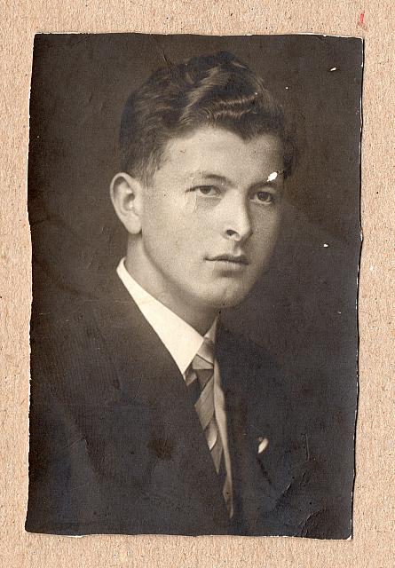 C-1934-Grossm Elle-298-031