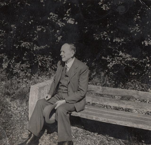 C-1934-Grossm Elle-298-036