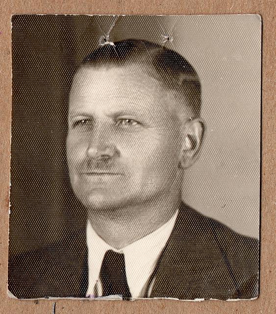 C-1934-Grossm Elle-298-038