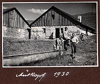 C-1927-30-Album 02-284-016 b