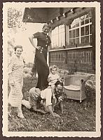 C-1936-00-Album 06-287-011 d