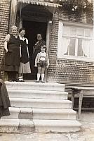 C-1936-00-Album 06-287-016 b