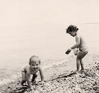 Album 10 007 C-1957-292 b